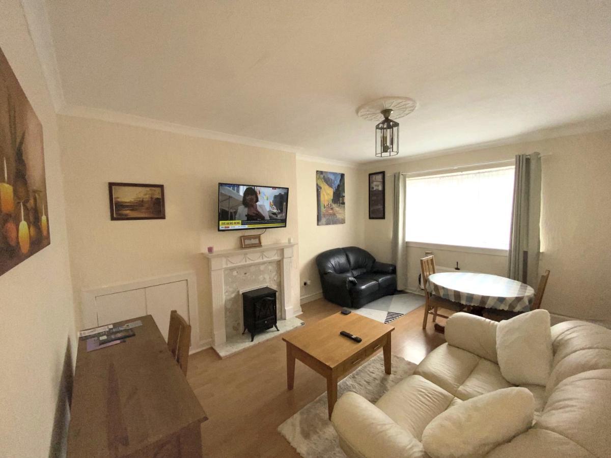 Private Lounge And Double Room Kilwinning Luaran gambar