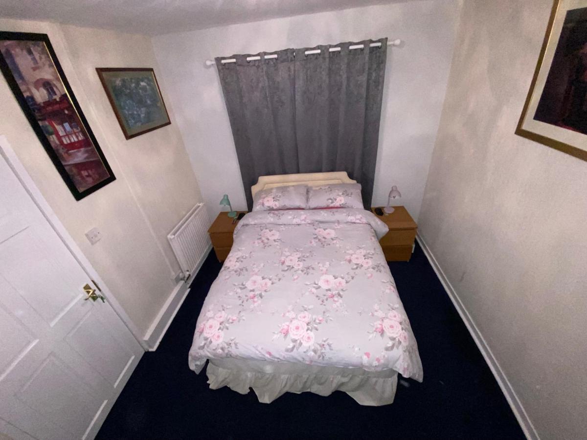 Private Lounge And Double Room Kilwinning Luaran gambar